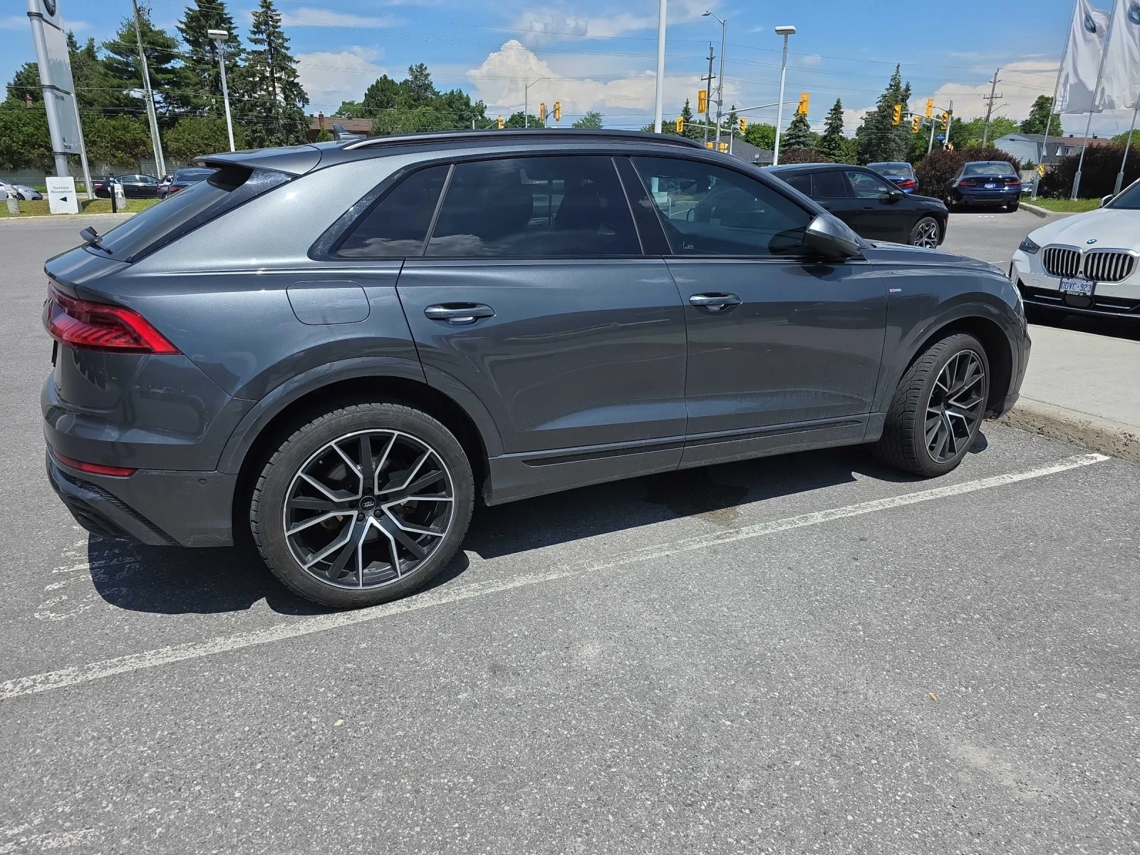 Audi Q8 PROGRESSIV S-LINE | ПАНОРАМА | 360 КАМЕРА | , снимка 3 - Автомобили и джипове - 55369163