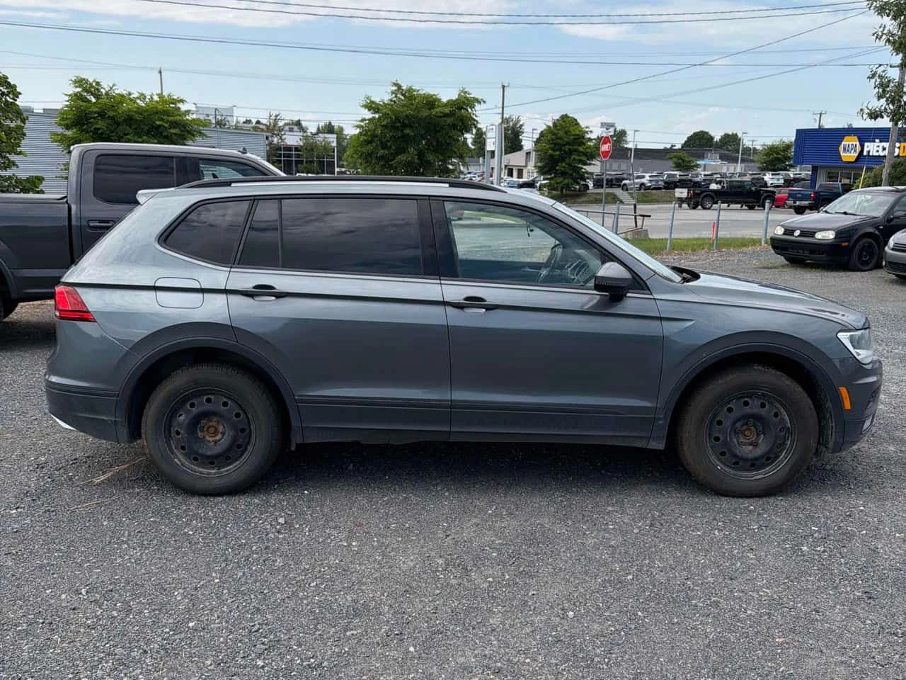 VW Tiguan * Trendline * АВТОКРЕДИТ БЕЗ ПЪРВОНАЧАЛНА ВНОСКА* , снимка 3 - Автомобили и джипове - 55476969