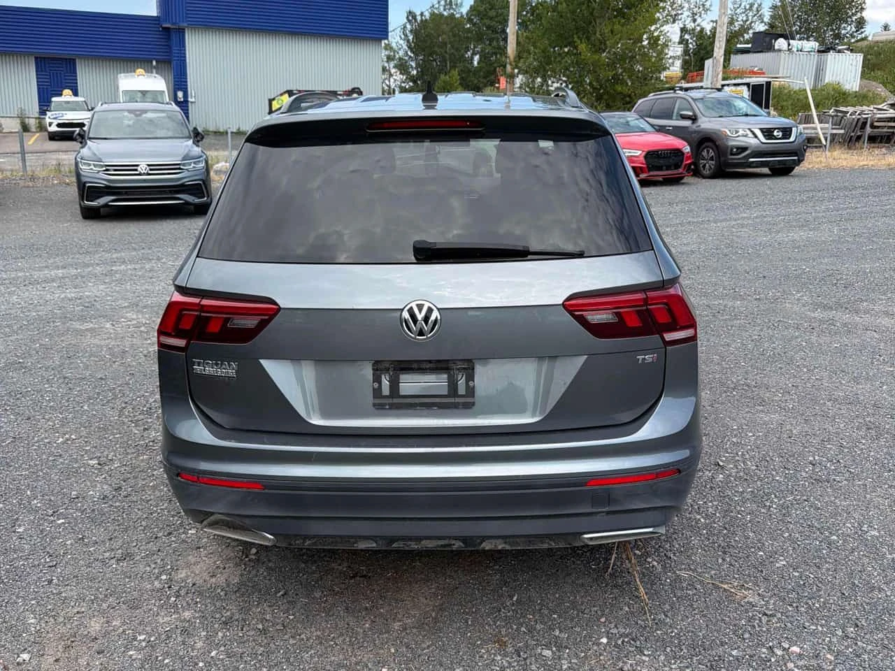 VW Tiguan * Trendline * АВТОКРЕДИТ БЕЗ ПЪРВОНАЧАЛНА ВНОСКА* , снимка 4 - Автомобили и джипове - 55476969