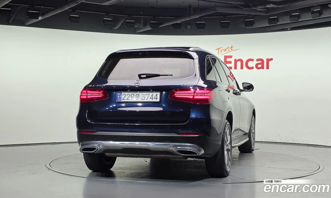 Mercedes-Benz GLC GLC350e 4MATIC Premium, снимка 4 - Автомобили и джипове - 56122829