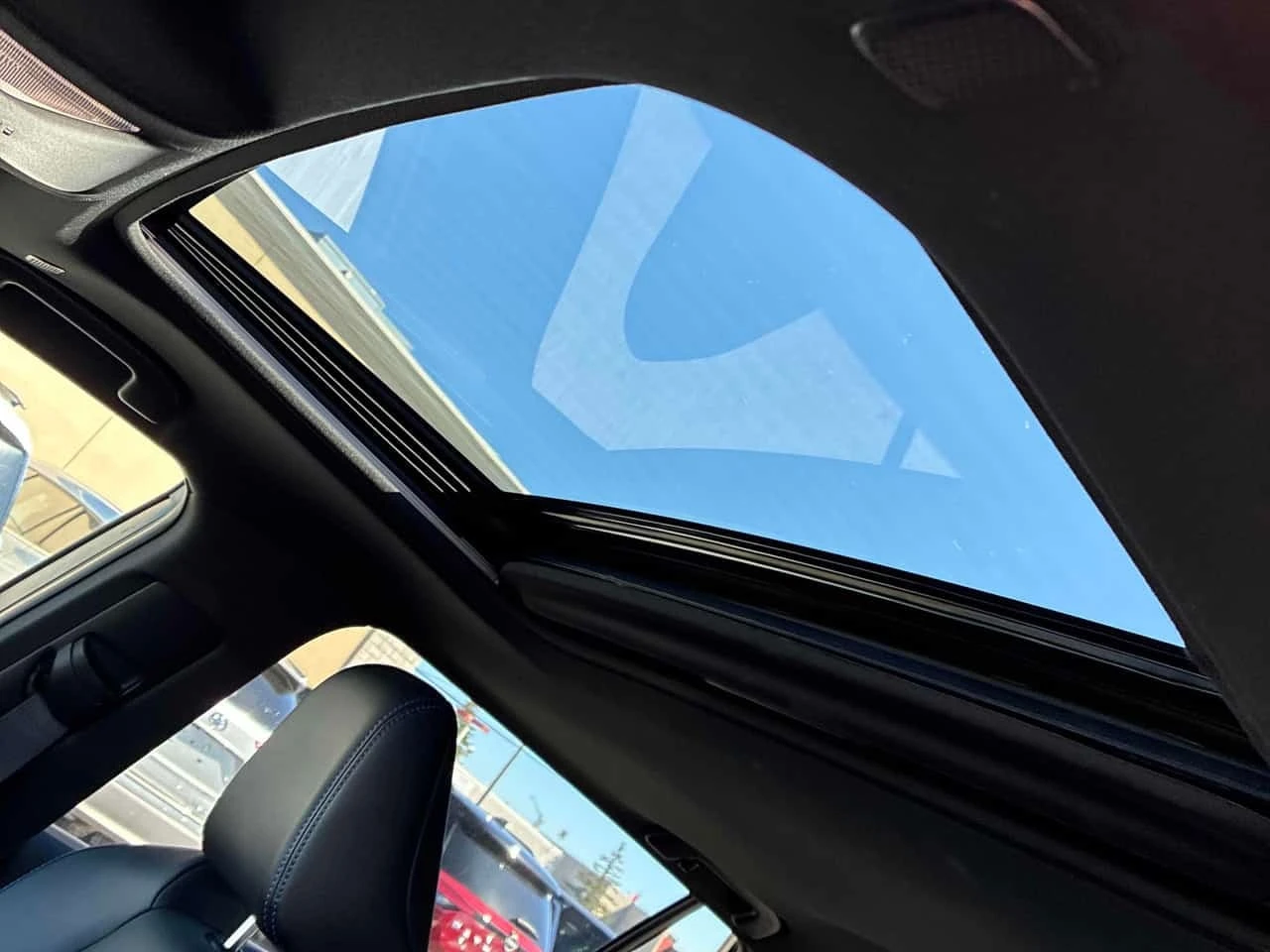 Toyota Rav4 Hybrid XSE / CARFAX / ����� ������ / ����������  | Mobile.bg � ����������� 11