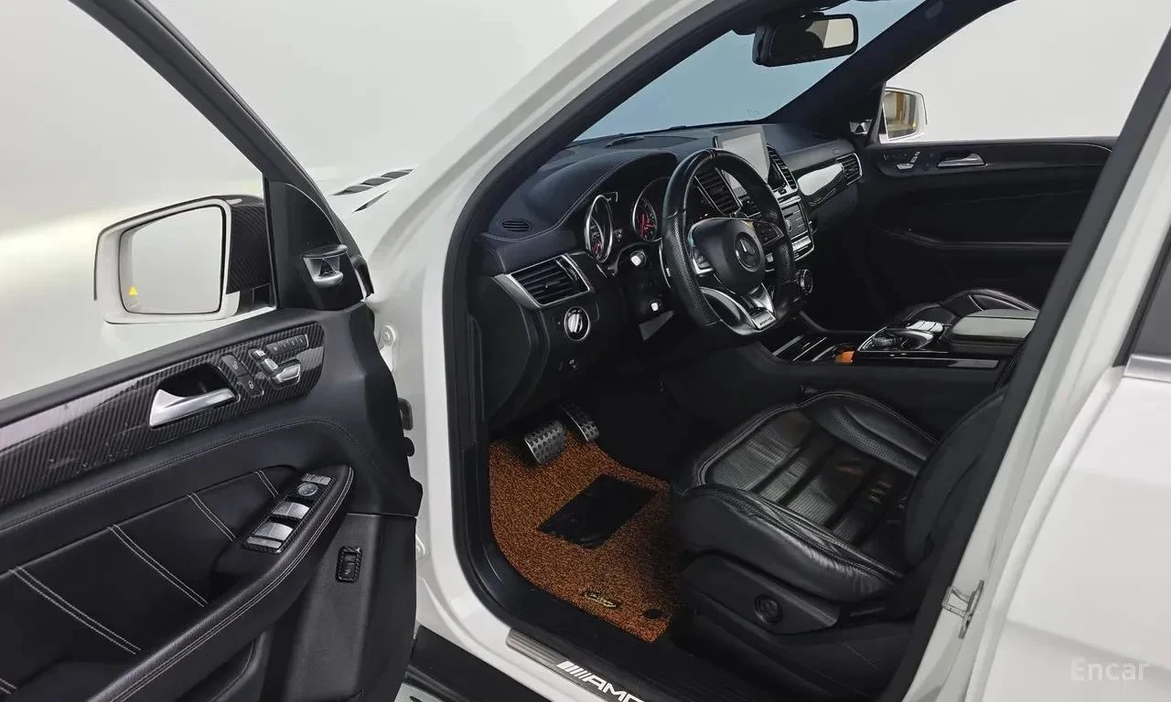 Mercedes-Benz GLE 63 AMG, снимка 6 - Автомобили и джипове - 56733509
