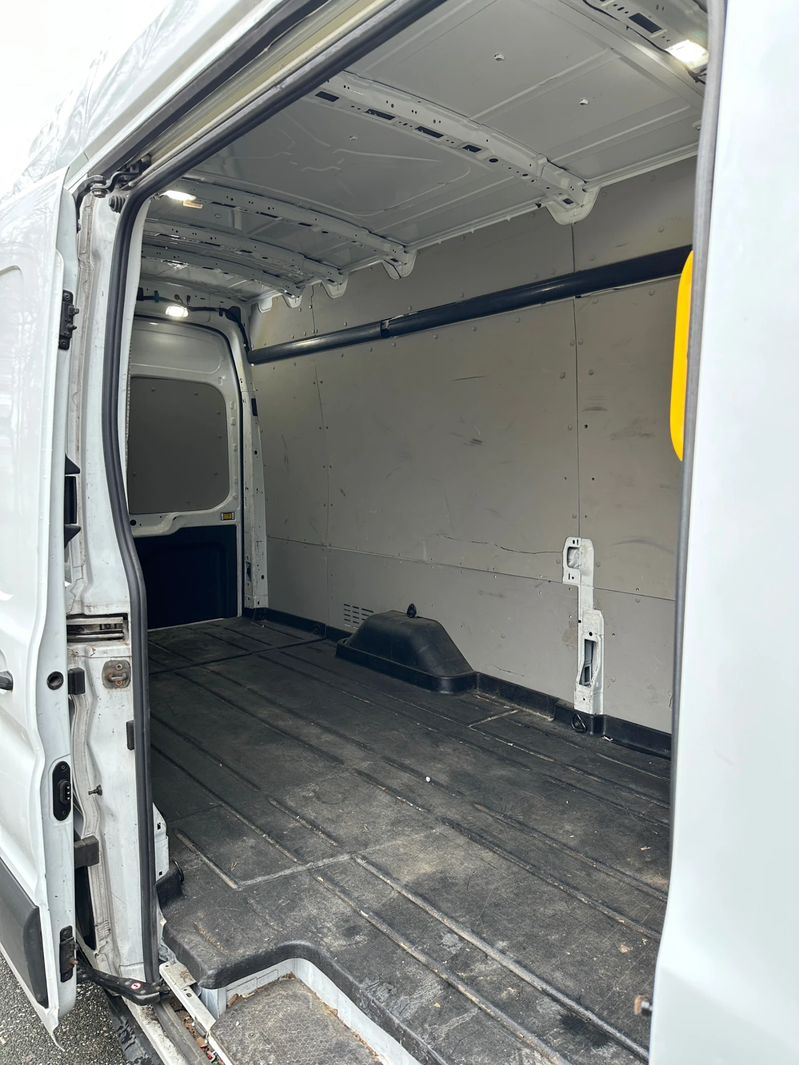 Ford Transit 2.0TDCI 131кс MAXI BASE - изображение 9