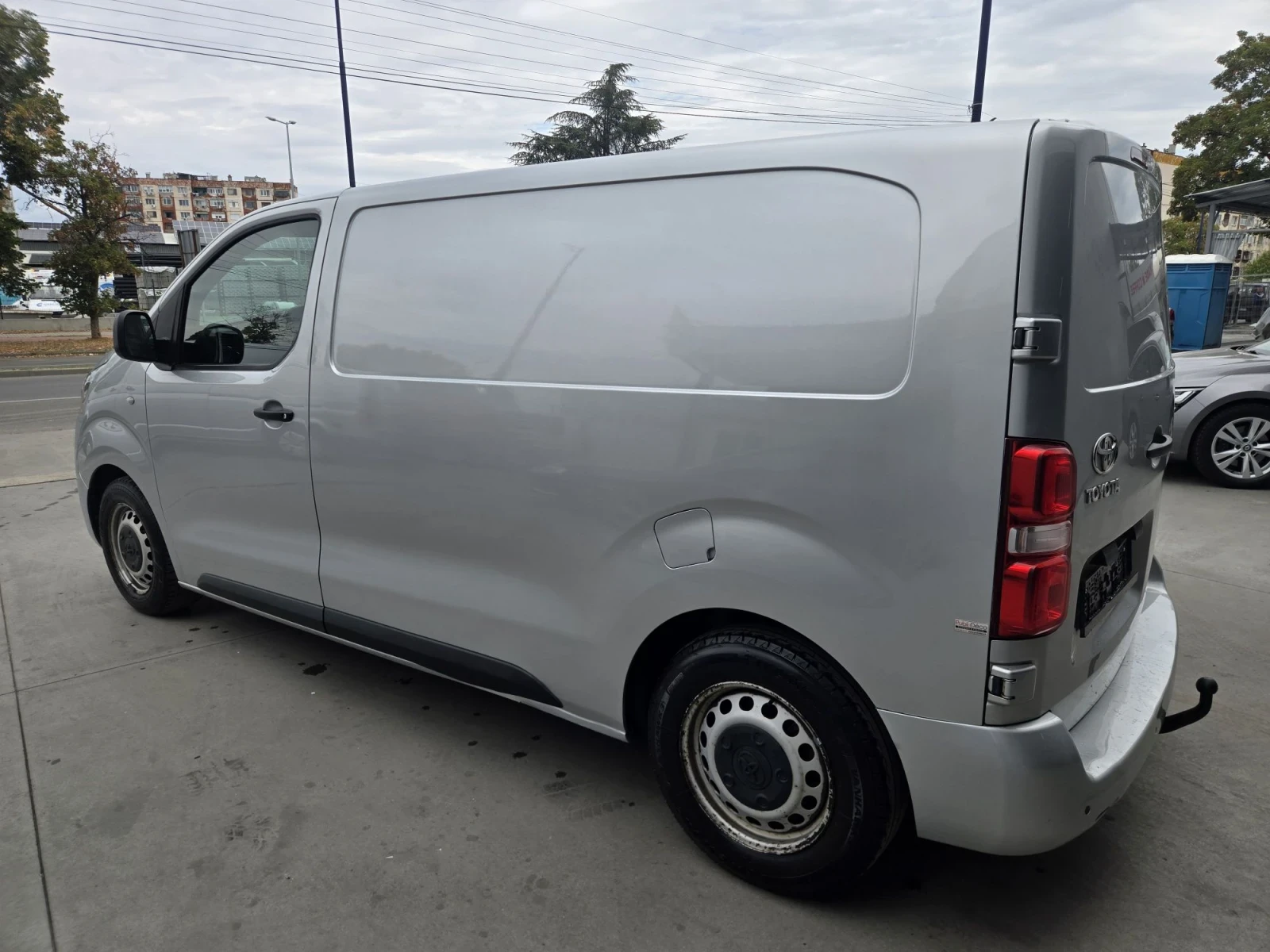 Toyota Proace 2.0 дизел, снимка 6 - Бусове и автобуси - 56273914