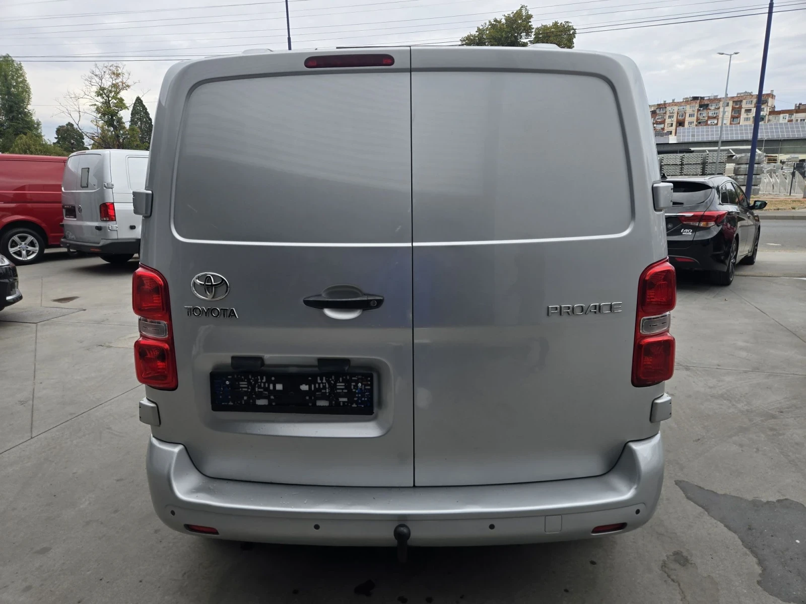 Toyota Proace 2.0 дизел, снимка 5 - Бусове и автобуси - 56273914