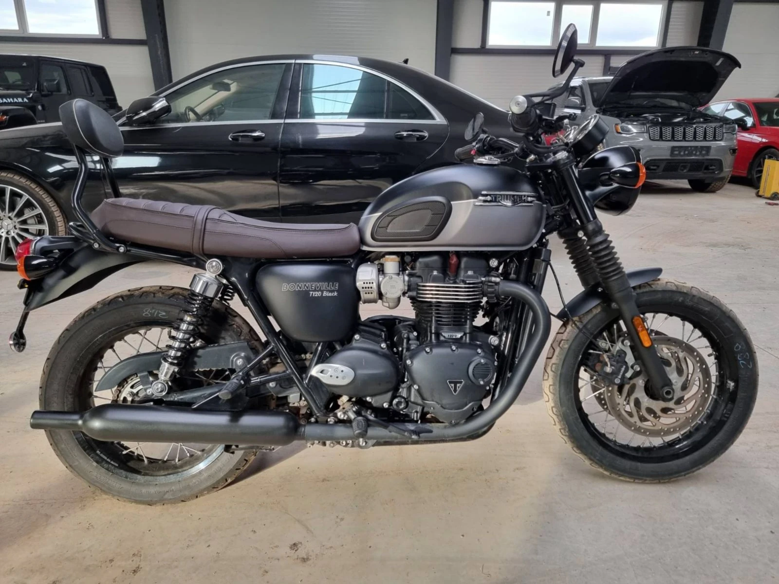 Triumph Bonneville T120 Black - изображение 3