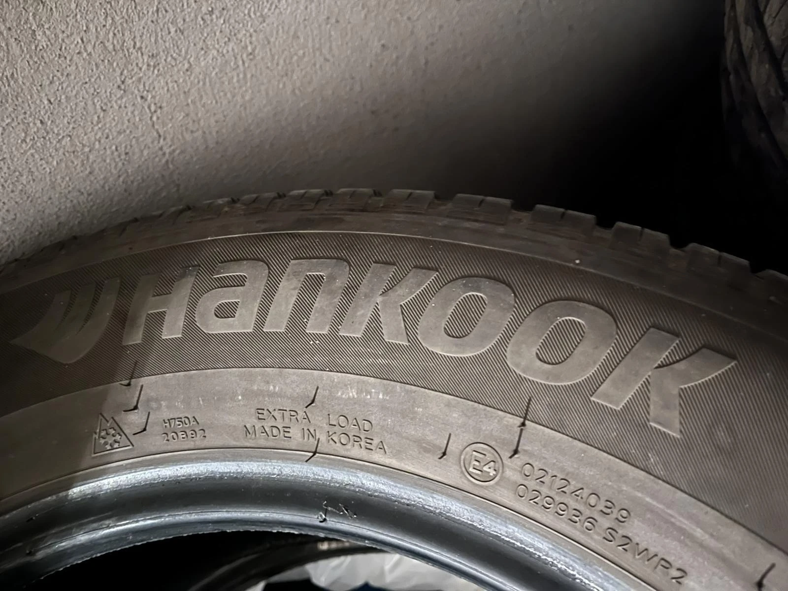 Гуми Всесезонни 215/65R17, снимка 6 - Гуми и джанти - 54583096