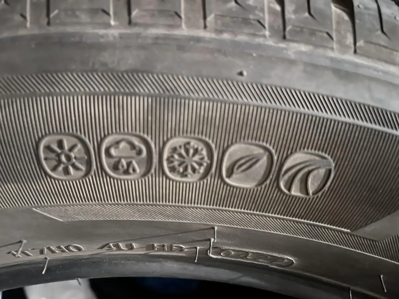 Гуми Всесезонни 215/65R17, снимка 8 - Гуми и джанти - 54583096