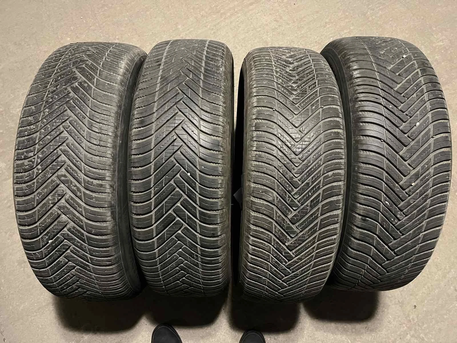 Гуми Всесезонни 215/65R17, снимка 3 - Гуми и джанти - 54583096