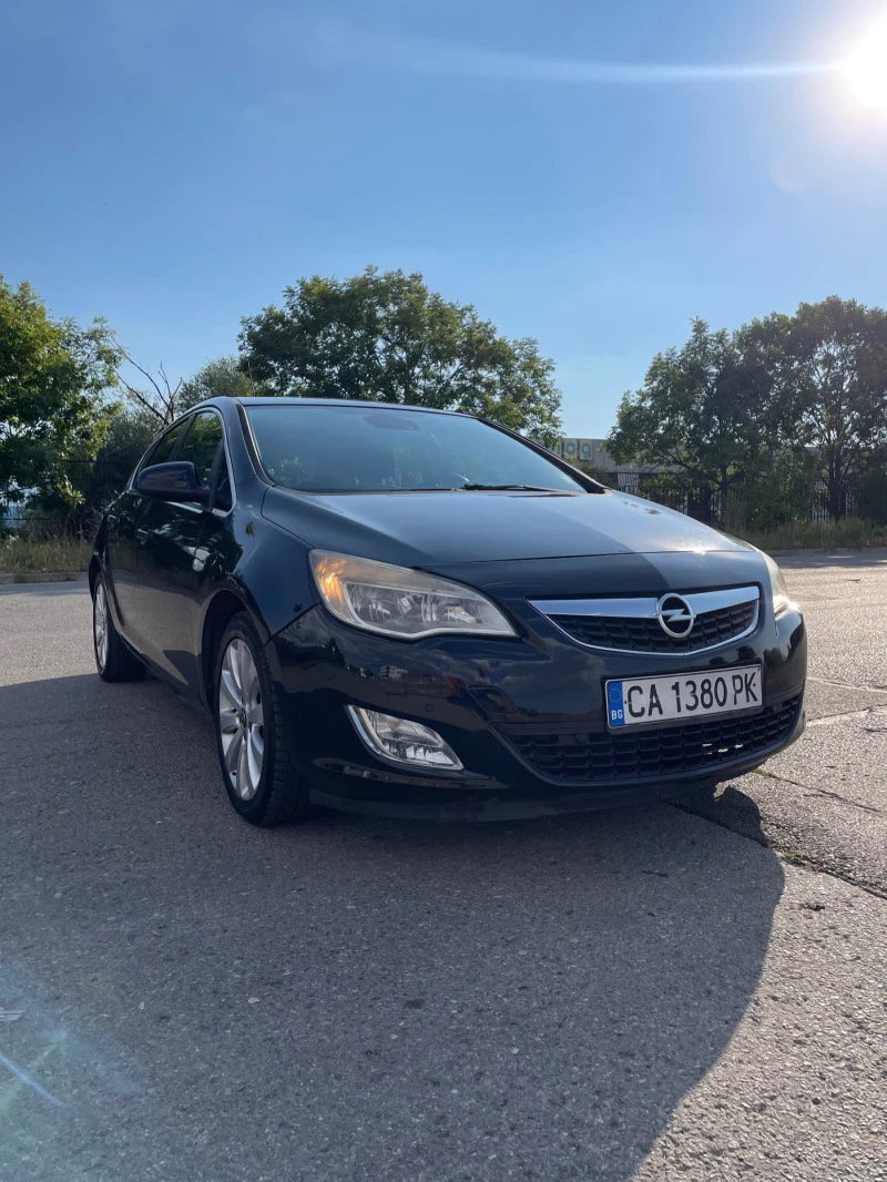 Opel Astra J 1.6T, снимка 1 - Автомобили и джипове - 47755891