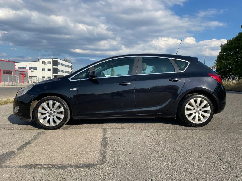 Opel Astra J 1.6T, снимка 4 - Автомобили и джипове - 47755891