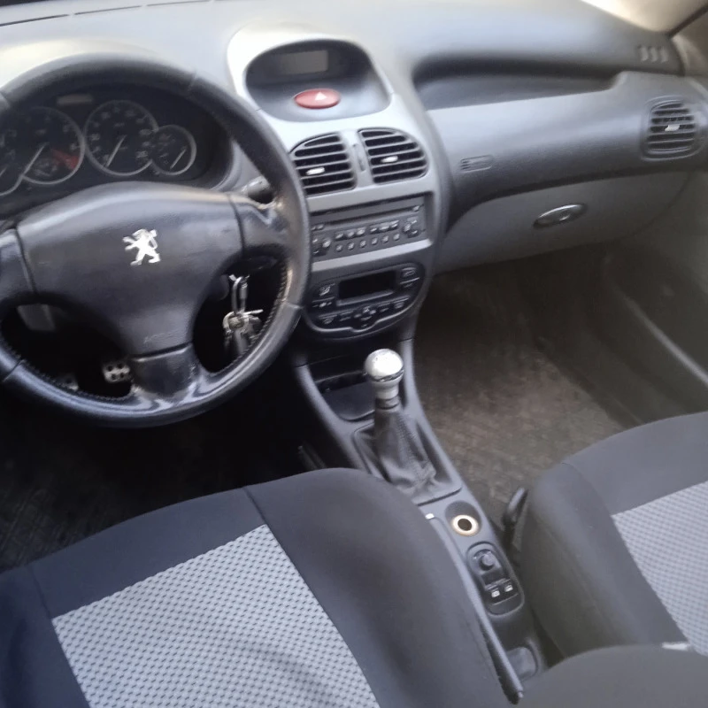 Peugeot 206 1, 6, снимка 17 - Автомобили и джипове - 47286288