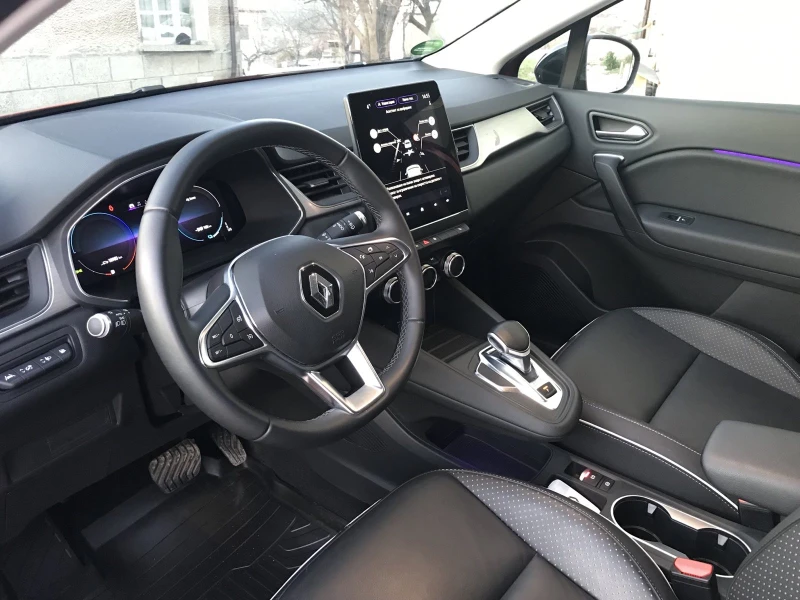 Renault Captur 1.6 хибрид, снимка 9 - Автомобили и джипове - 48435667