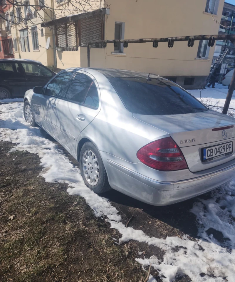 Mercedes-Benz E 320, снимка 3 - Автомобили и джипове - 49210163