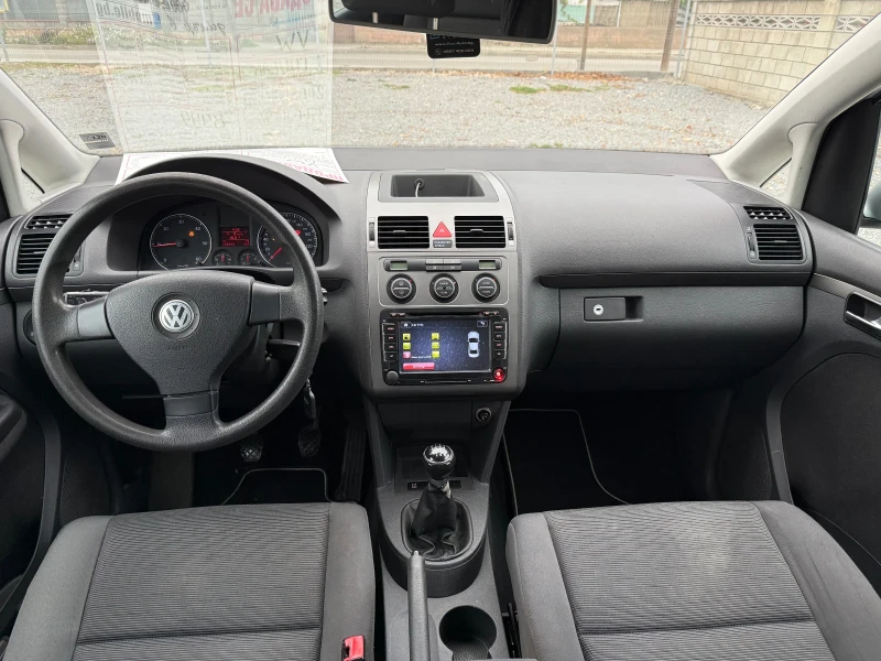 VW Touran 1.9 TDI, снимка 9 - Автомобили и джипове - 52188559