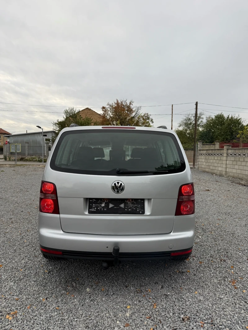 VW Touran 1.9 TDI, снимка 5 - Автомобили и джипове - 52188559