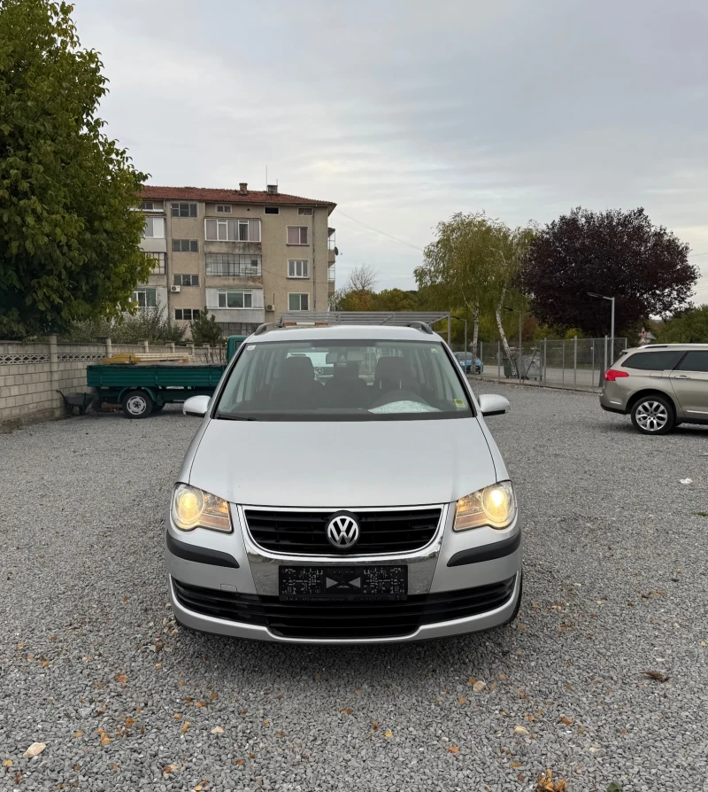 VW Touran 1.9 TDI, снимка 2 - Автомобили и джипове - 52188559