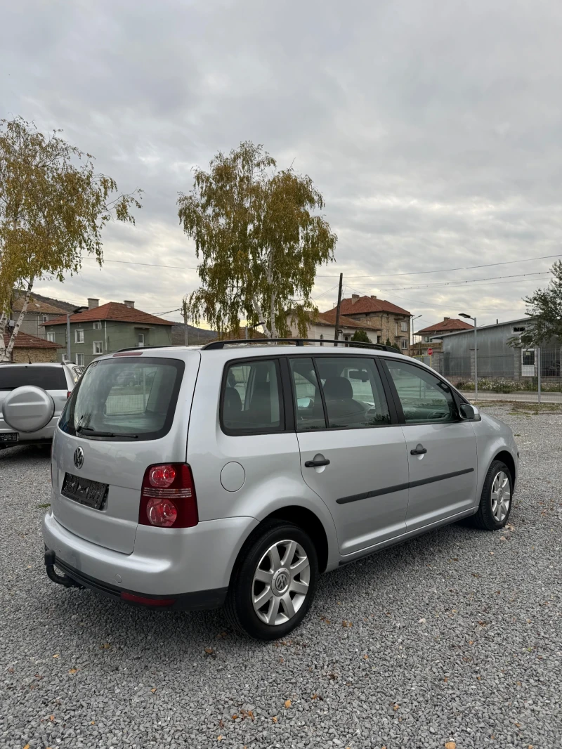 VW Touran 1.9 TDI, снимка 4 - Автомобили и джипове - 52188559