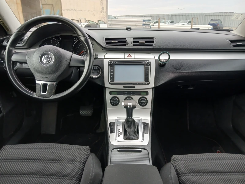 VW Passat R-Line Common R, снимка 8 - Автомобили и джипове - 52444596