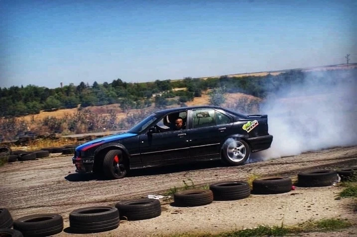 BMW 325 Drift Car, снимка 11 - Автомобили и джипове - 54319829