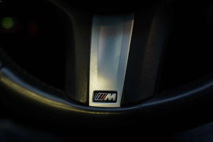 BMW 330 330i xDrive Sedan, снимка 14 - Автомобили и джипове - 54340689