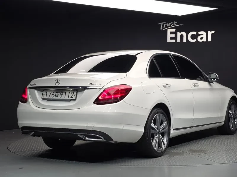 Mercedes-Benz C 220 W205  D 4Matic, снимка 2 - Автомобили и джипове - 56355845
