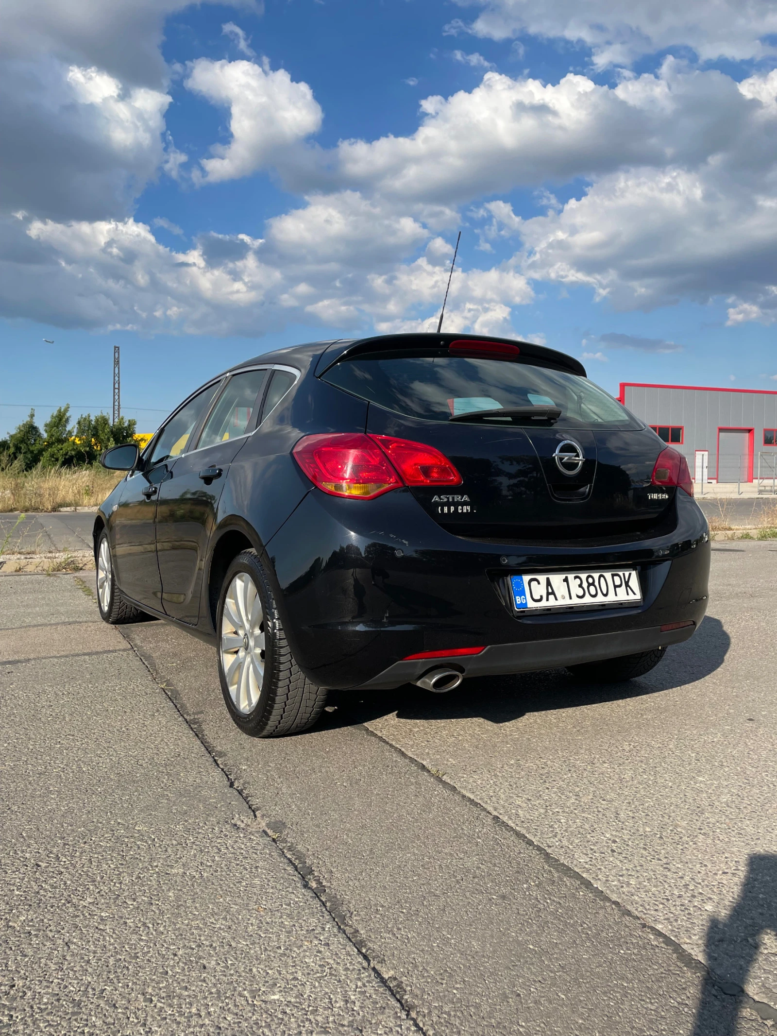 Opel Astra J 1.6T - изображение 5