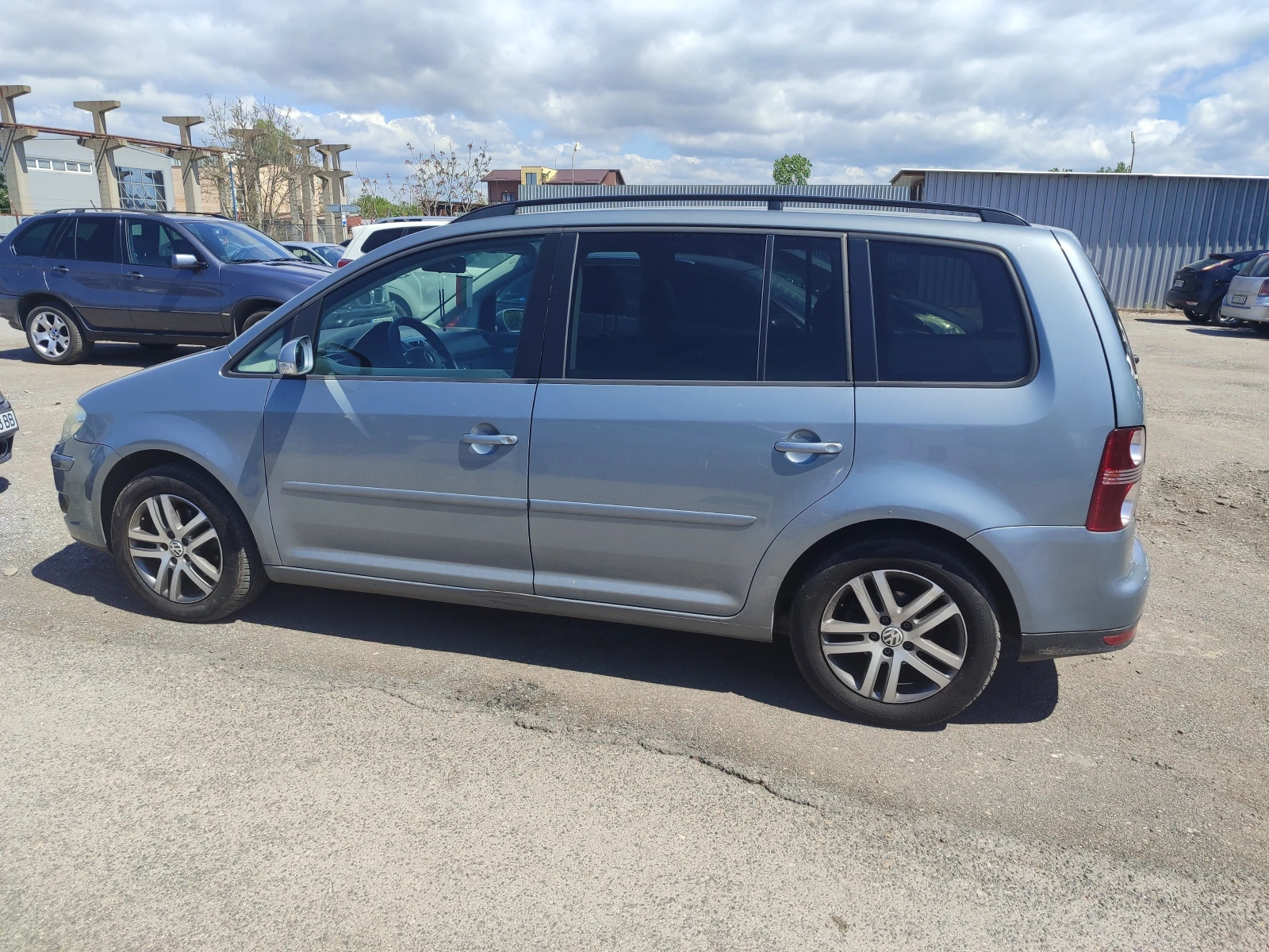 VW Touran 1900 - изображение 2