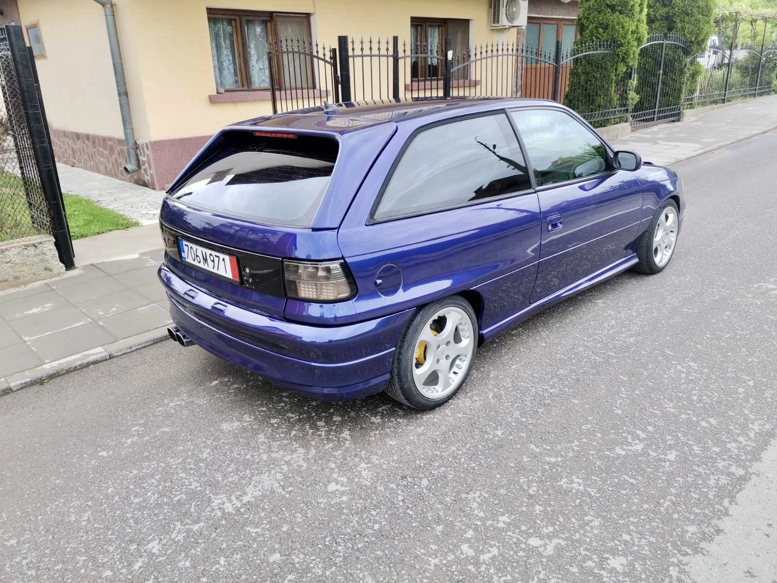 Opel Astra 2.0 16V Irmscher - изображение 5