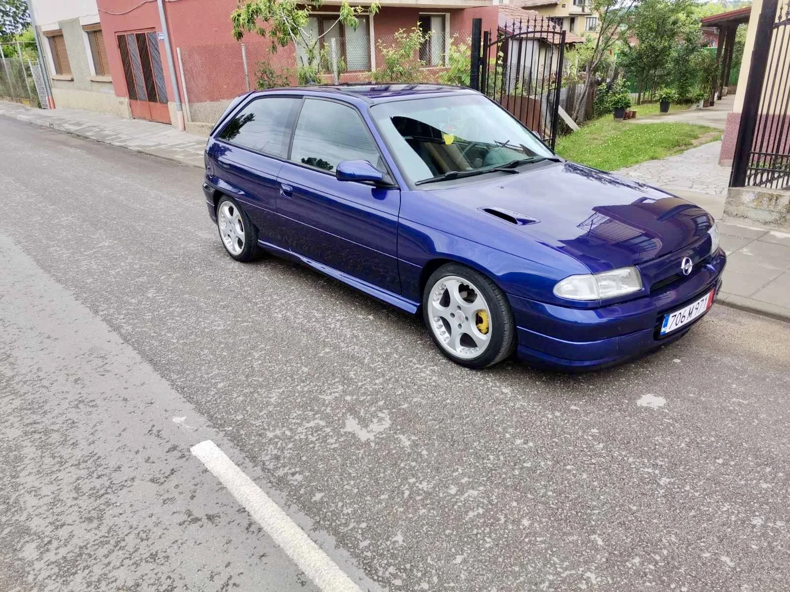 Opel Astra 2.0 16V Irmscher - изображение 3