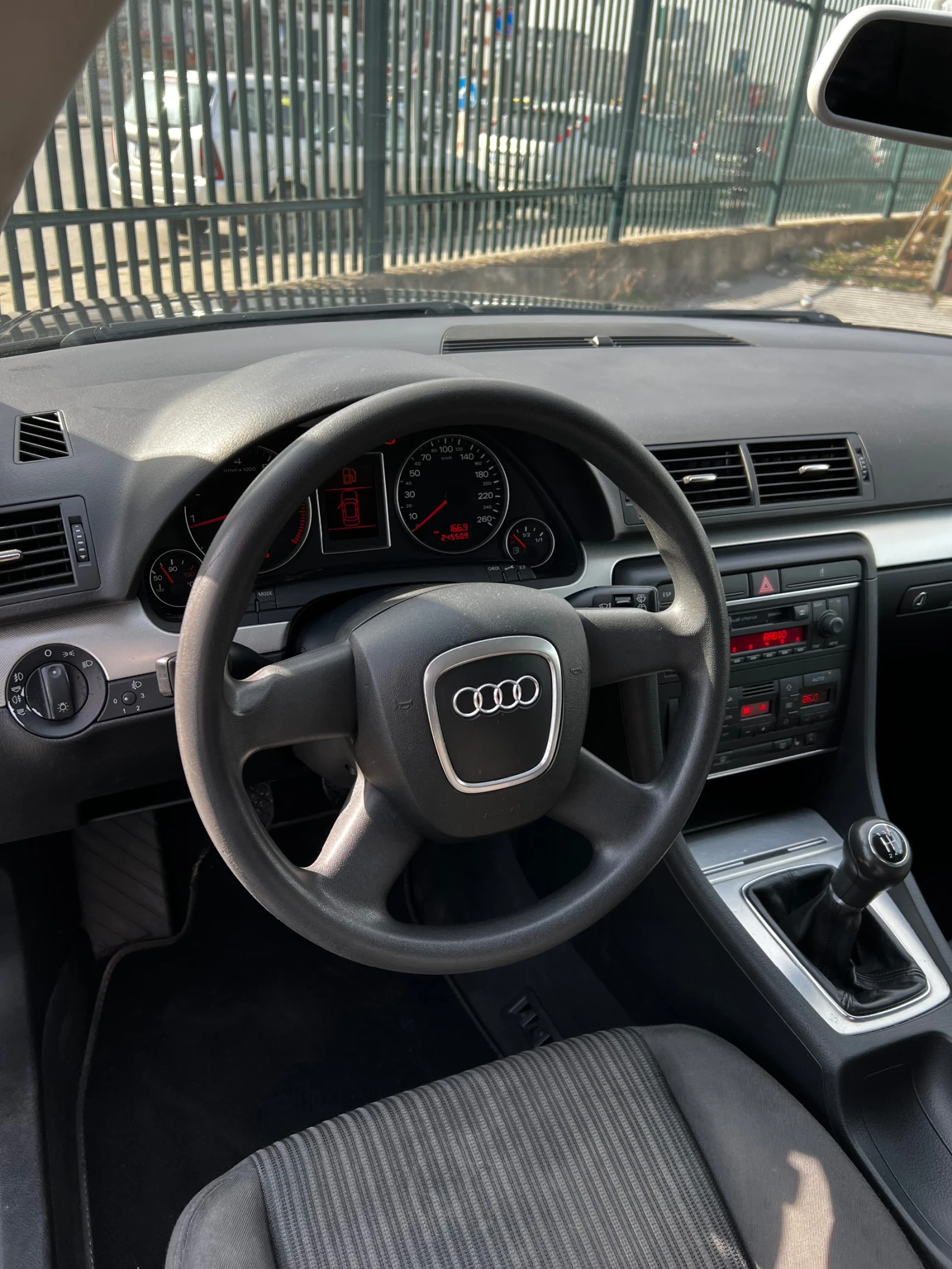 Audi A4 2.0 бензин 131к.с. - изображение 10