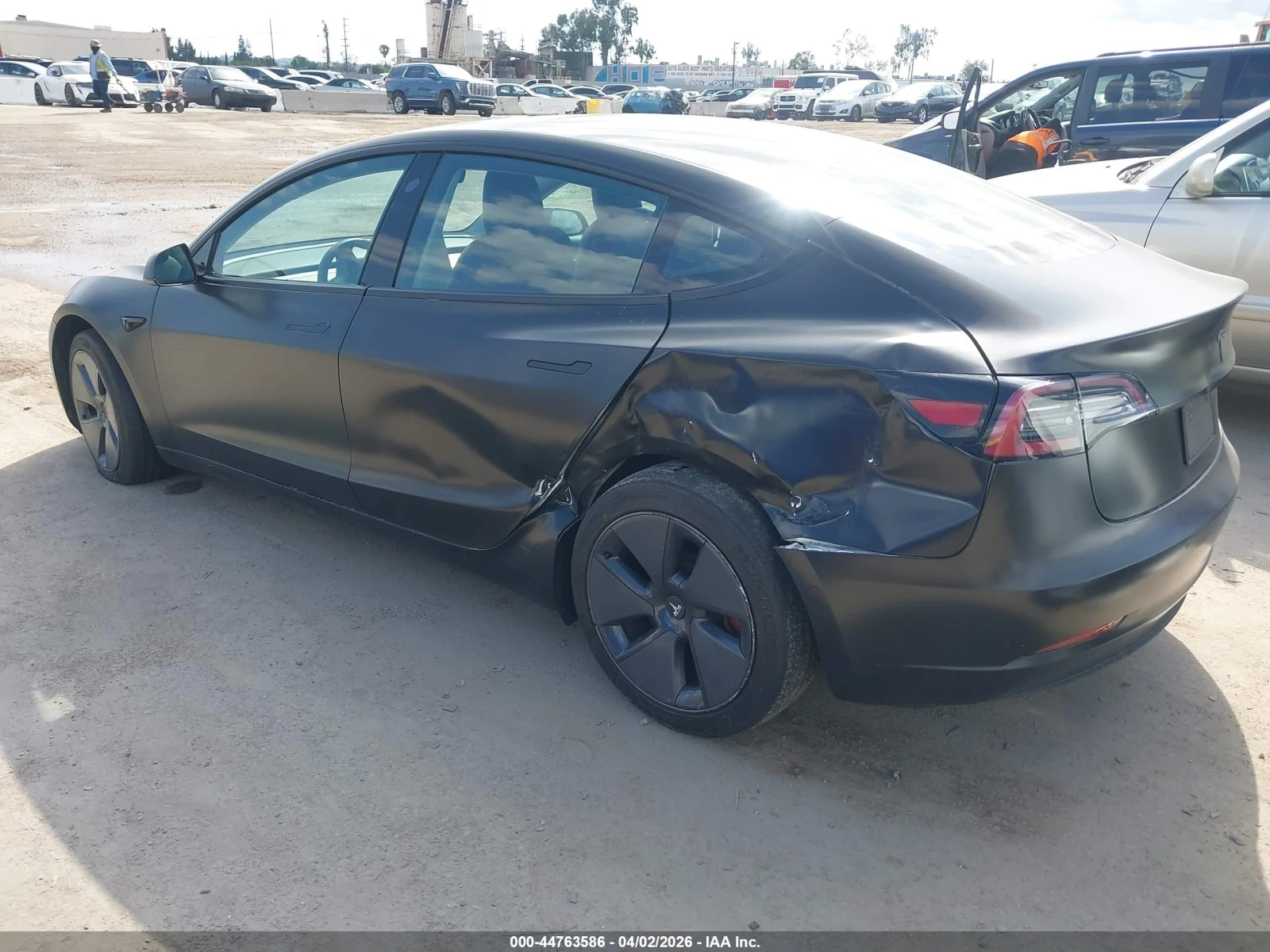 Tesla Model 3 LONG RANGE DUAL MOTOR ALL-WHEEL DRIVE, снимка 3 - Автомобили и джипове - 54655597