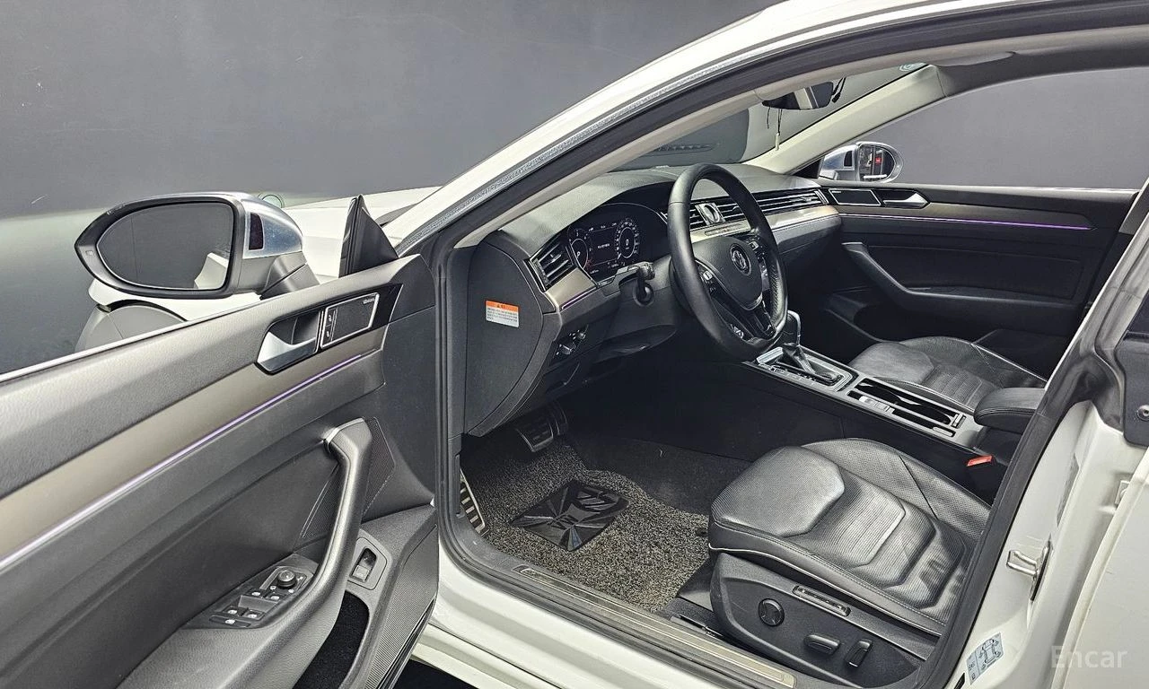 VW Arteon 2.0 TDI Prestige* DISTRONIC* МАСАЖ* ХЕДЪП* ПАНОРАМ, снимка 6 - Автомобили и джипове - 55224401