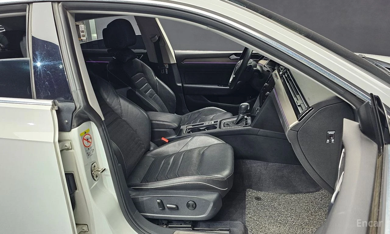 VW Arteon 2.0 TDI Prestige* DISTRONIC* МАСАЖ* ХЕДЪП* ПАНОРАМ, снимка 7 - Автомобили и джипове - 55224401