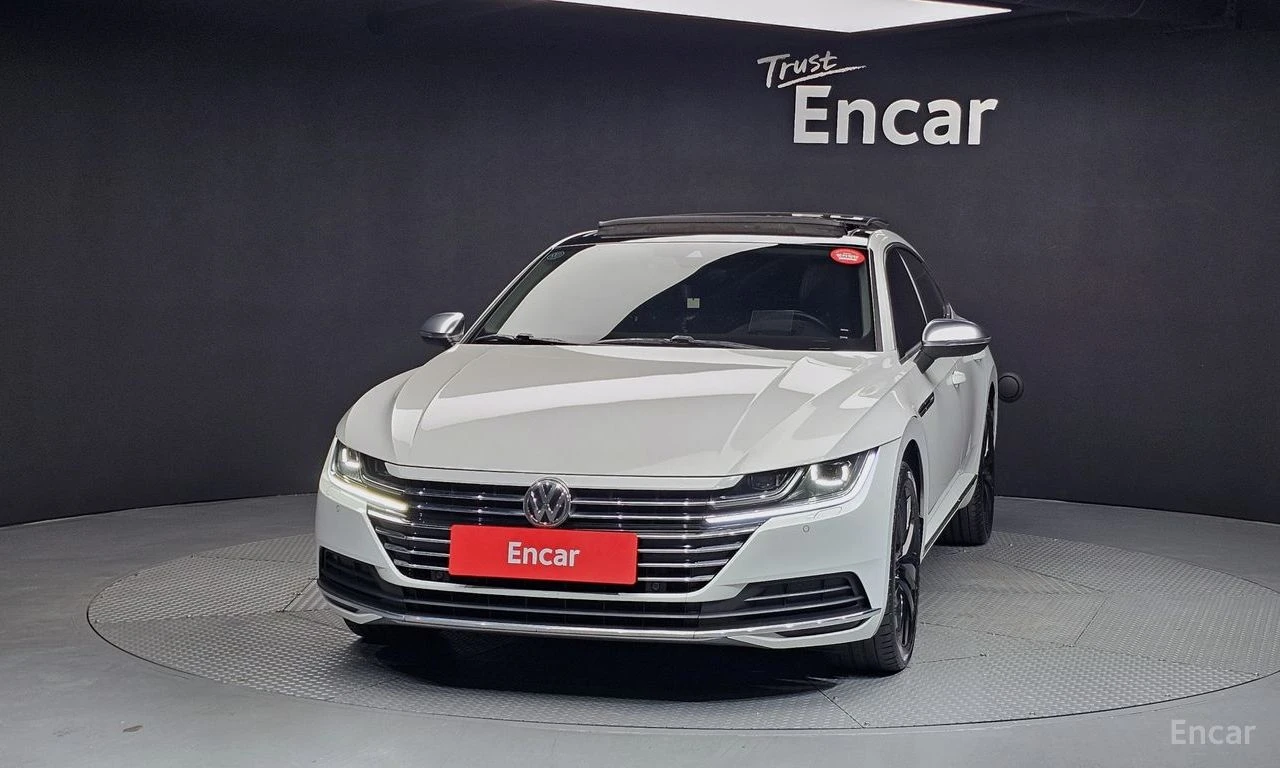 VW Arteon 2.0 TDI Prestige* DISTRONIC* МАСАЖ* ХЕДЪП* ПАНОРАМ, снимка 2 - Автомобили и джипове - 55224401