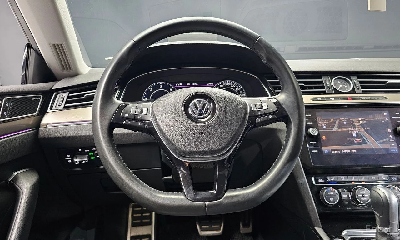 VW Arteon 2.0 TDI Prestige* DISTRONIC* МАСАЖ* ХЕДЪП* ПАНОРАМ, снимка 9 - Автомобили и джипове - 55224401