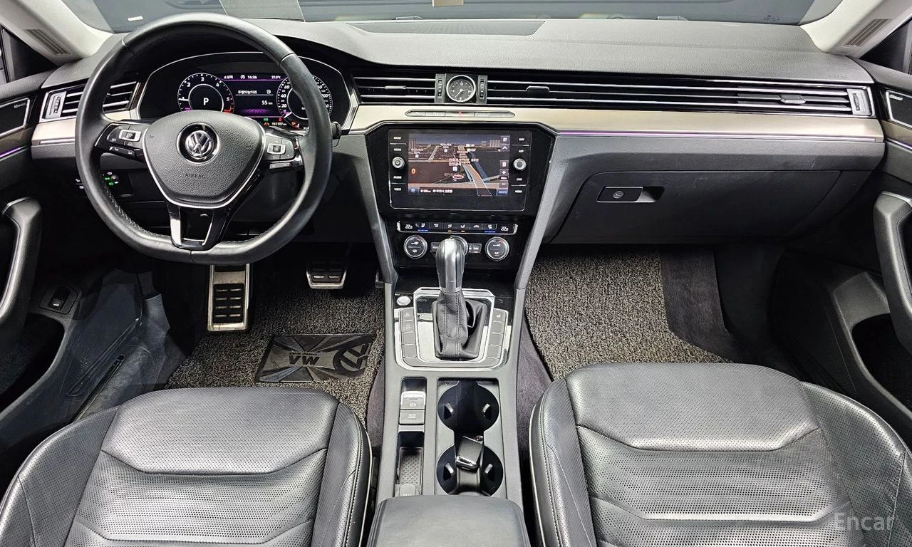 VW Arteon 2.0 TDI Prestige* DISTRONIC* МАСАЖ* ХЕДЪП* ПАНОРАМ, снимка 8 - Автомобили и джипове - 55224401