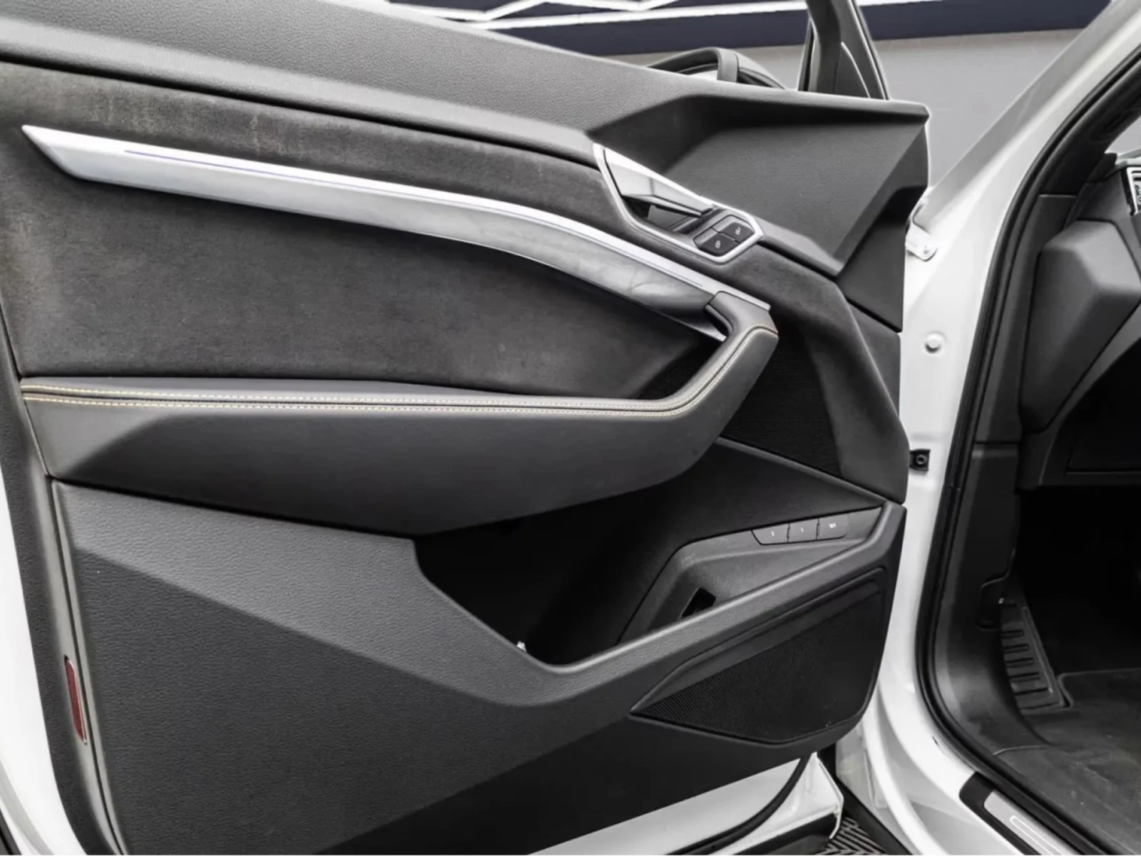 Audi E-Tron 55 SPORTBACK S-LINE PLUS 95KWH 63000KM., снимка 11 - Автомобили и джипове - 55441480