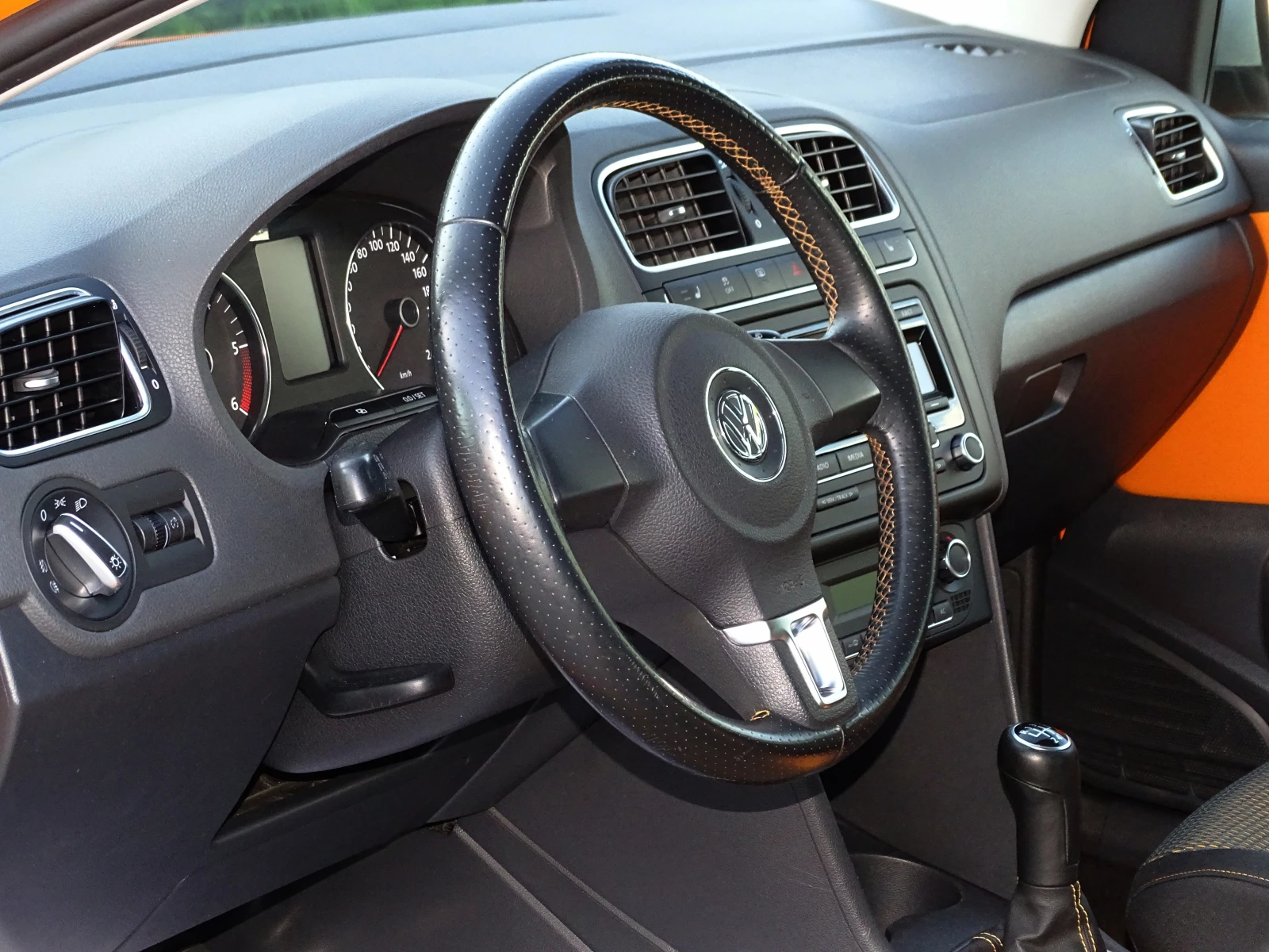 VW Polo CROSS 1.6TDI_105 Коня, снимка 10 - Автомобили и джипове - 56331116