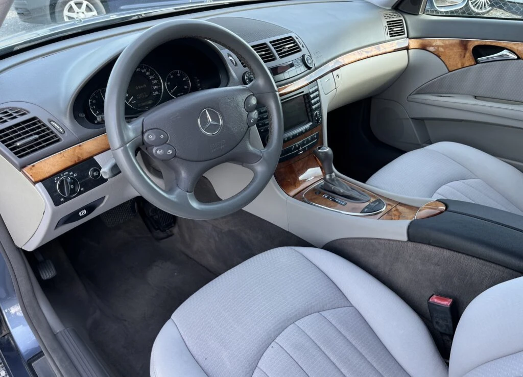Mercedes-Benz E 320 4Matic EVO, снимка 7 - Автомобили и джипове - 56399575