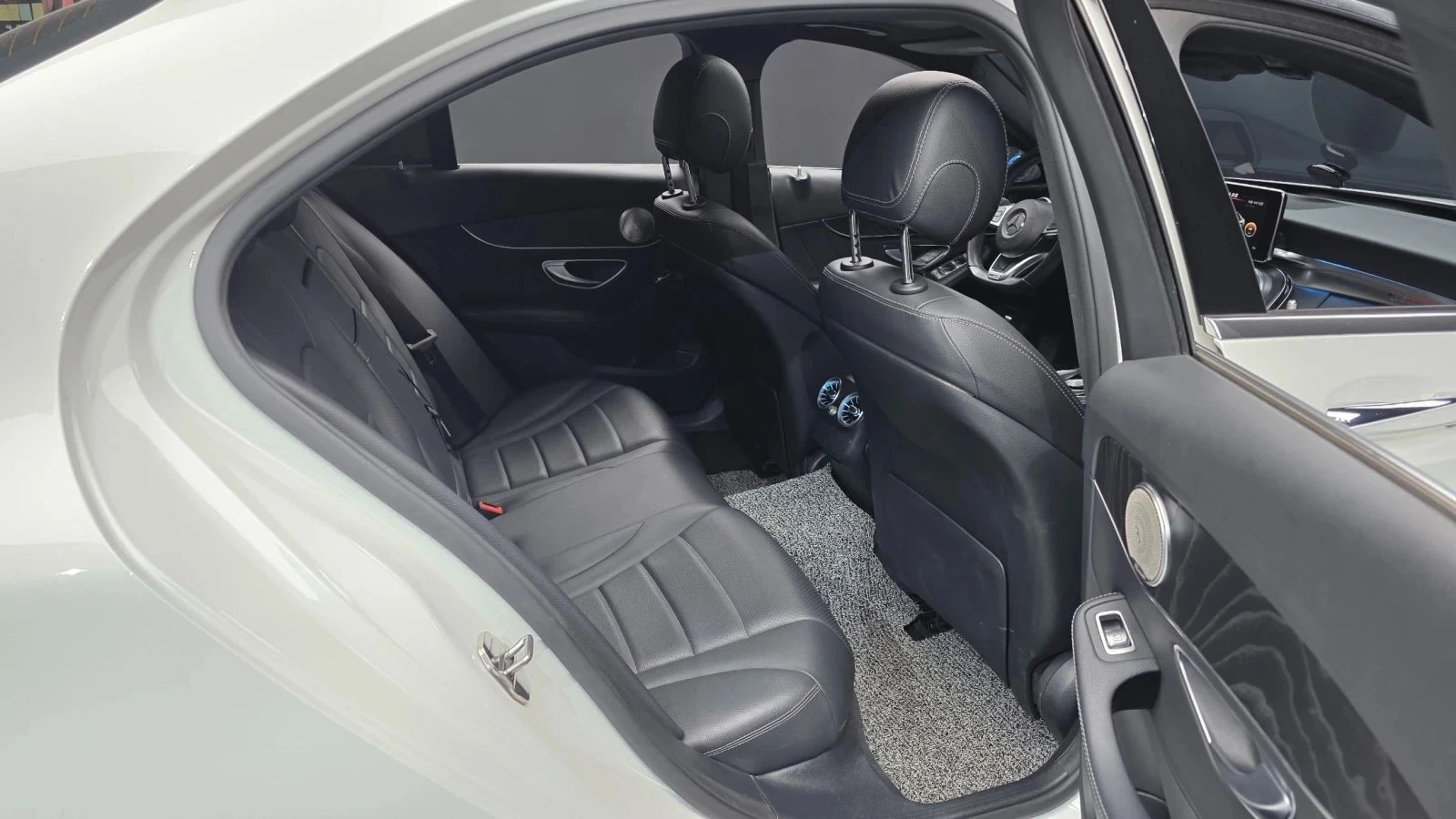 Mercedes-Benz C 250, снимка 10 - Автомобили и джипове - 56710766