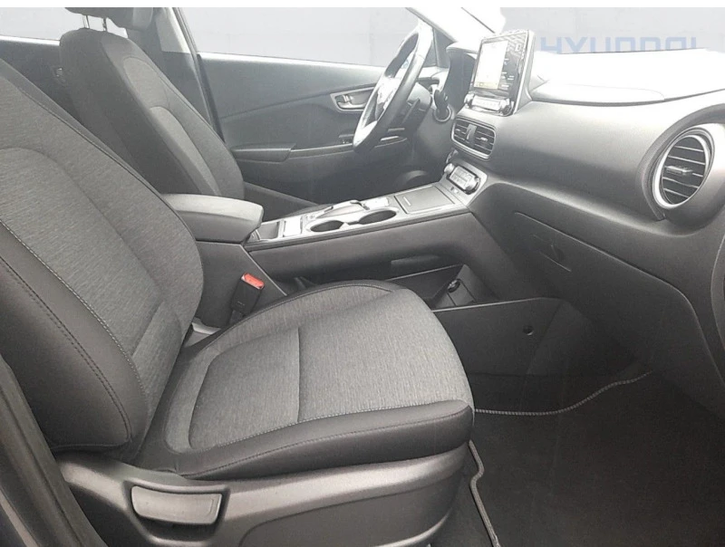 Hyundai Kona 14 000 км, Термопомпа, Камера, снимка 8 - Автомобили и джипове - 47455536