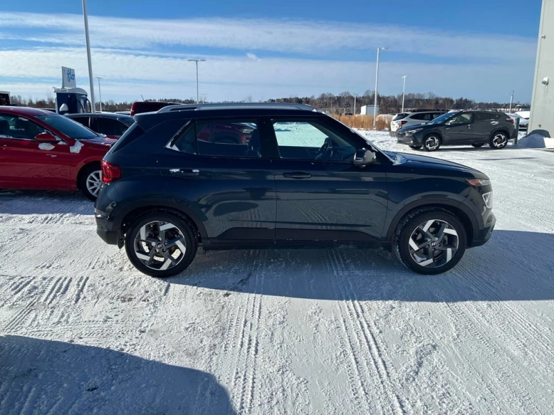 Hyundai Venue * Ultimate * CARFAX * БЕЗ ПЪРВОНАЧАЛНА ВНОСКА, снимка 3 - Автомобили и джипове - 53204808