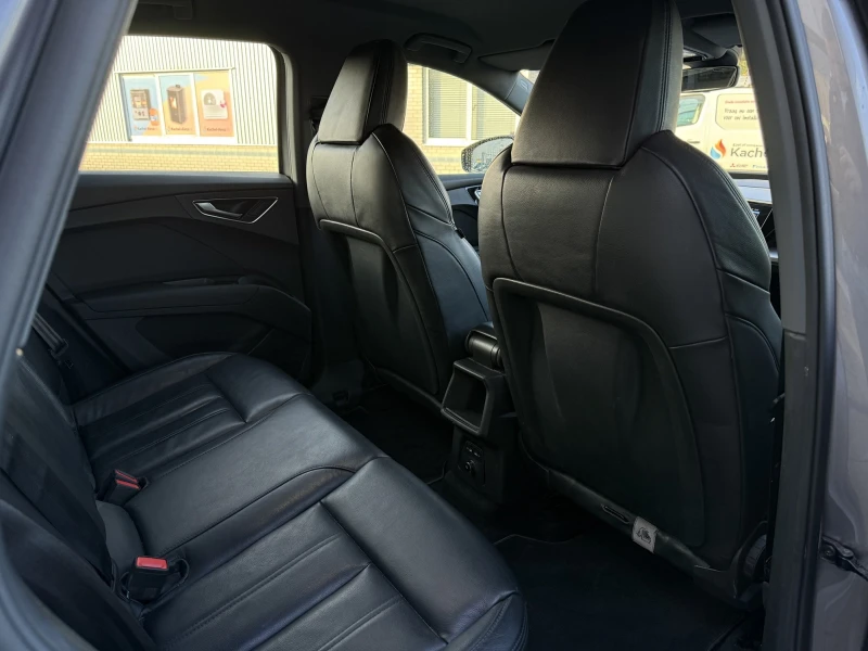 Audi Q4 E-tron 40 Advanced, снимка 6 - Автомобили и джипове - 53410019