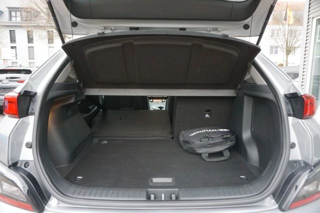 Hyundai Kona, снимка 8 - Автомобили и джипове - 53052240