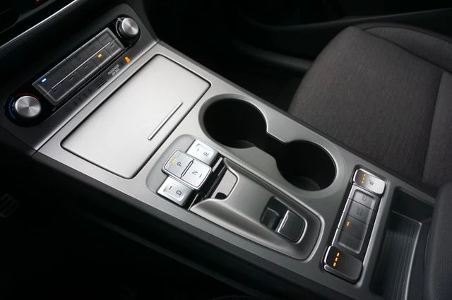 Hyundai Kona, снимка 7 - Автомобили и джипове - 53052240