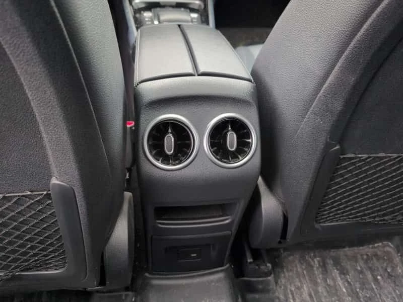 Mercedes-Benz GLB GLB250 4MATIC/CARFAX/ПРЕДСТАВИТЕЛСТВО НА МЕРЦЕДЕС, снимка 10 - Автомобили и джипове - 53963844