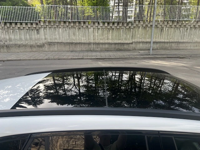 Mercedes-Benz GLC 300 2.0 4MATIC * AMG* LED* PANO* DISTR* MILD* KEYLESS*, снимка 13 - Автомобили и джипове - 54334423