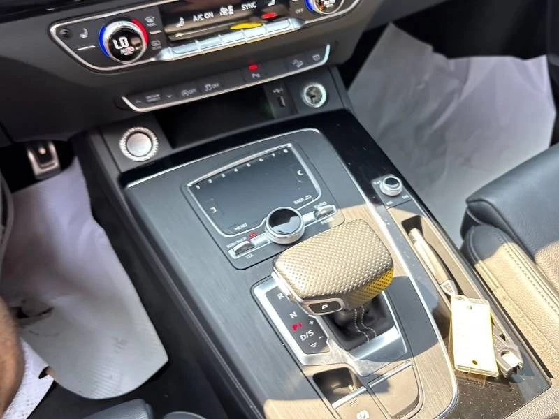 Audi Q5 * Technik * 360 * DIGITAL * PANO * CARFAX, снимка 11 - Автомобили и джипове - 55547287