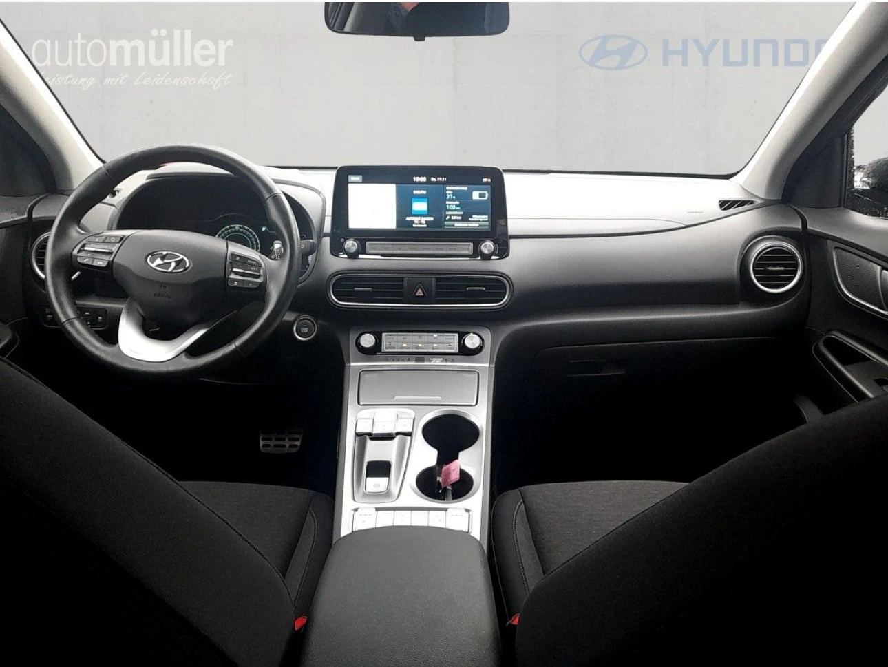 Hyundai Kona 14 000 км, Термопомпа, Камера - изображение 9